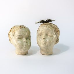 Pareja de cabezas de niños