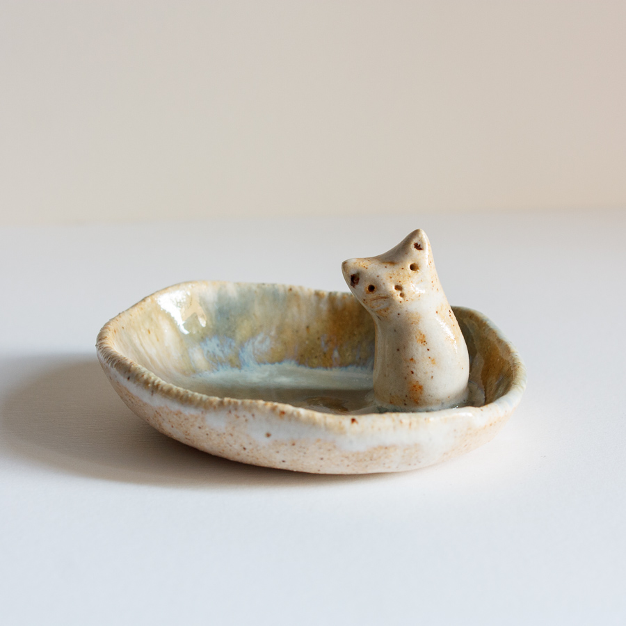 Cuenco con gato